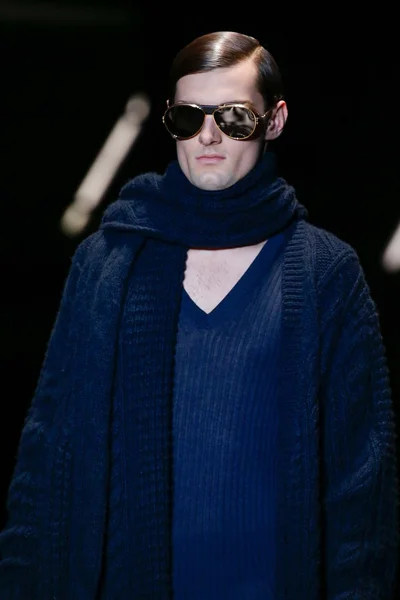 Look 70